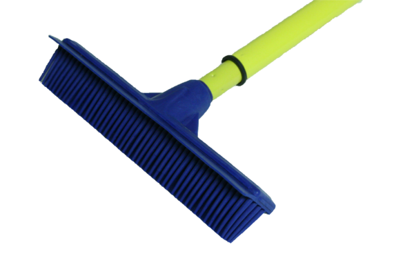 Squeegee broom for spill stations